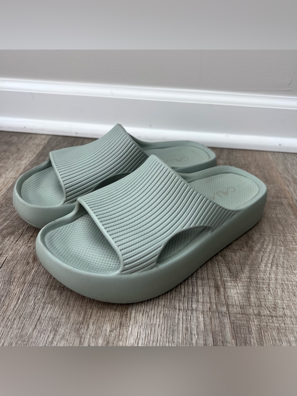 CALIA Women’s Slide Sandals in Sage Green